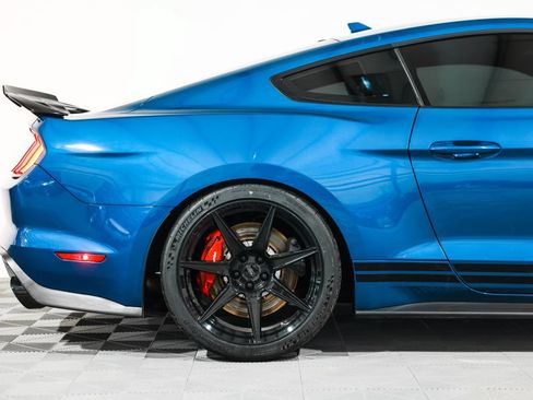 Used 2020 Ford Mustang Shelby GT500 w/ Technology Package RWD image 3