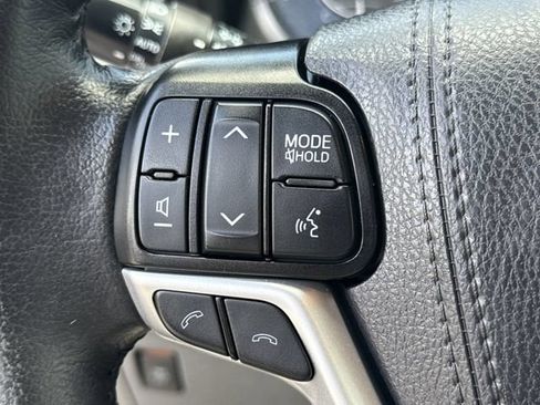 Used 2020 Toyota Sienna XLE FWD image 34