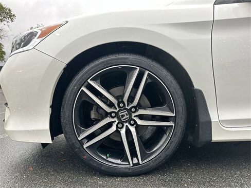 Used 2017 Honda Accord Sport image 11
