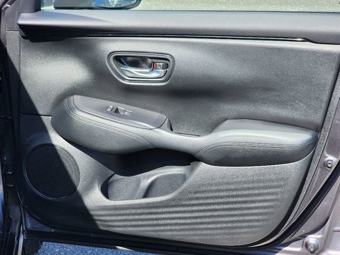 Used 2024 Honda HR-V LX image 10