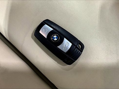 Used 2010 BMW Z4 sDrive35i image 11