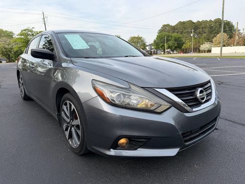 Used 2017 Nissan Altima 2.5 SR image 4
