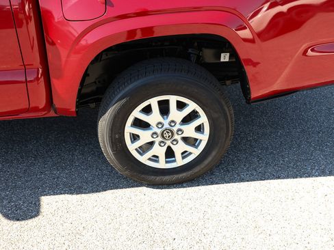 Used 2023 Toyota Tacoma SR AWD/4WD image 4
