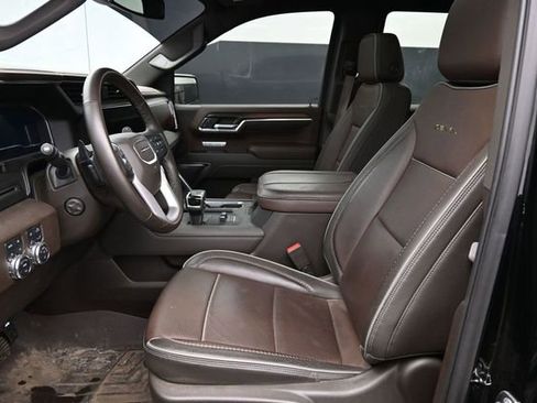 Used 2025 GMC Sierra 1500 Denali AWD/4WD image 12