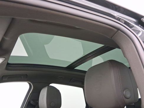 New 2026 Porsche Macan image 14