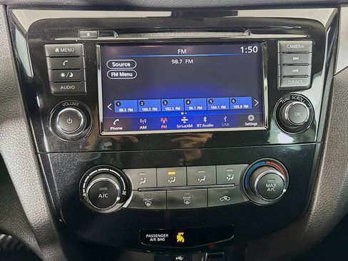 Used 2021 Nissan Rogue Sport S image 17