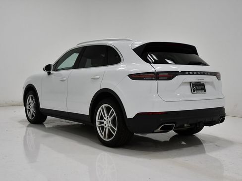 Used 2023 Porsche Cayenne AWD/4WD image 3