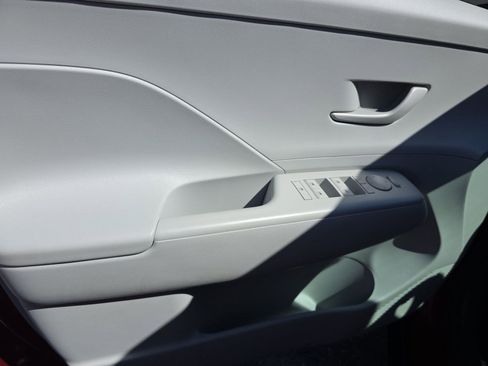 Used 2024 Hyundai Kona SEL FWD image 15