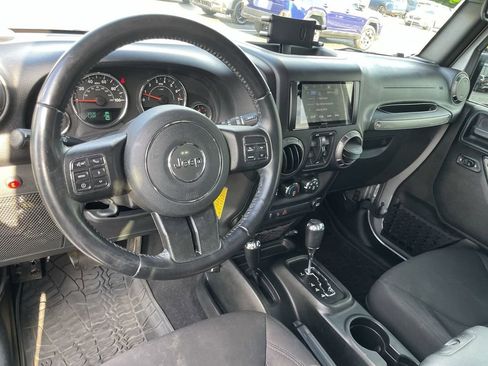 Used 2018 Jeep Wrangler Unlimited Sport S image 9