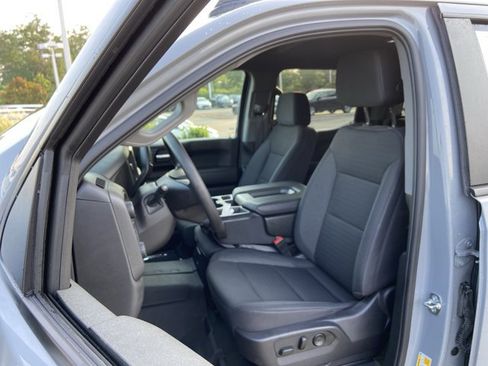 Used 2025 Chevrolet Silverado 1500 Custom Trail Boss AWD/4WD image 18