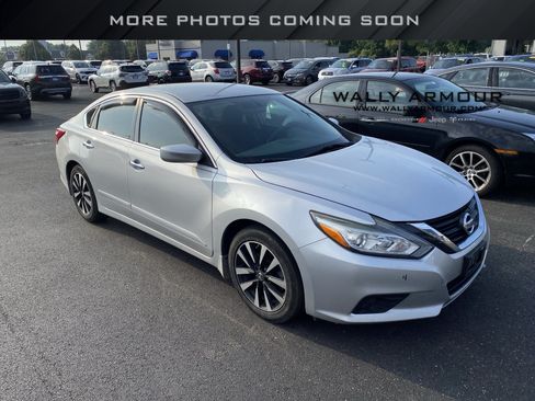 Used 2017 Nissan Altima 2.5 SV FWD image 1