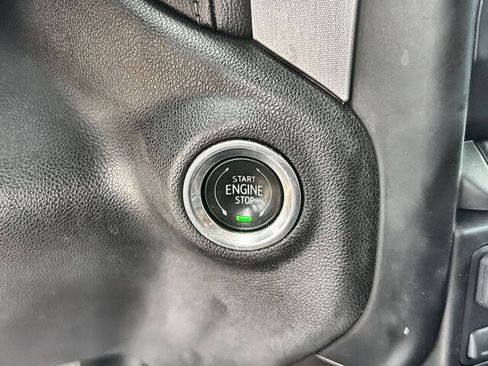 Used 2020 GMC Sierra 1500 SLT RWD image 16