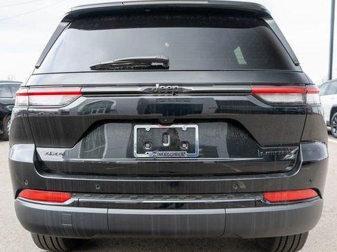 New 2025 Jeep Grand Cherokee Limited w/ Black Appearance Package image 6