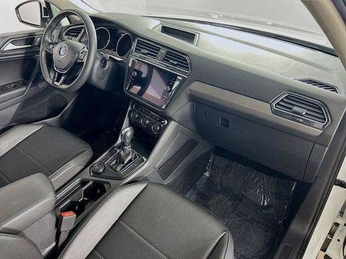 Certified 2021 Volkswagen Tiguan SE AWD/4WD image 28