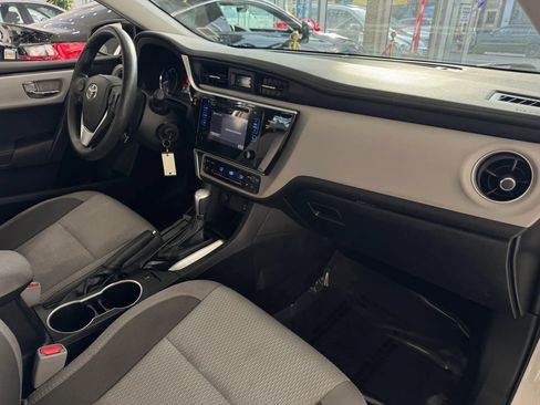 Used 2017 Toyota Corolla LE w/ Body Protection Package FWD image 31