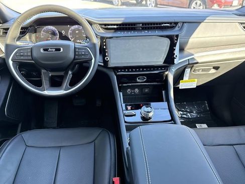 New 2026 Jeep Grand Cherokee Limited AWD/4WD image 3
