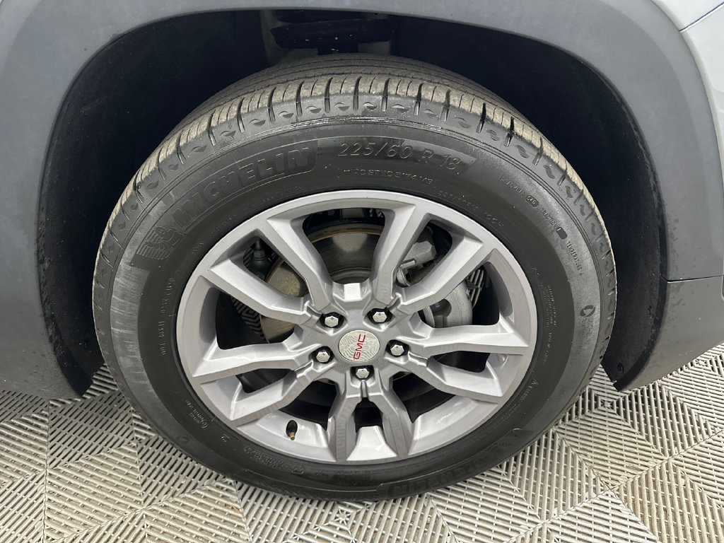 Used 2024 GMC Terrain SLT AWD/4WD image 14