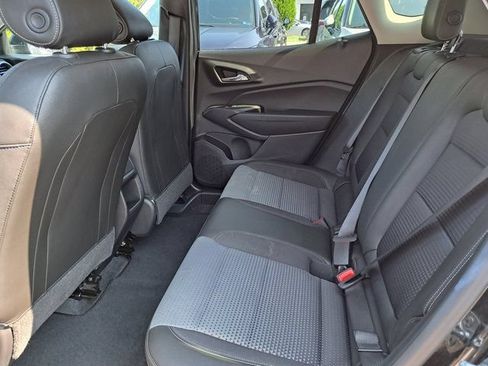 Used 2025 Chevrolet Trax LT w/ LT Convenience Package FWD image 22