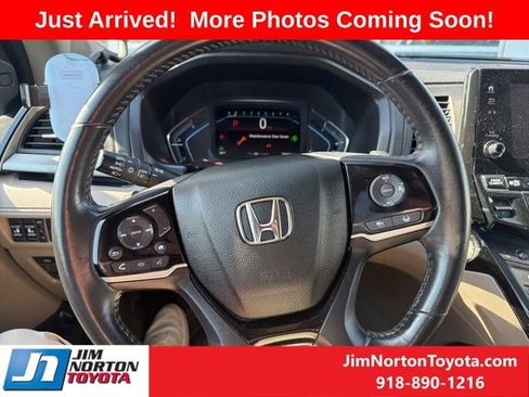 Used 2022 Honda Odyssey Touring image 11