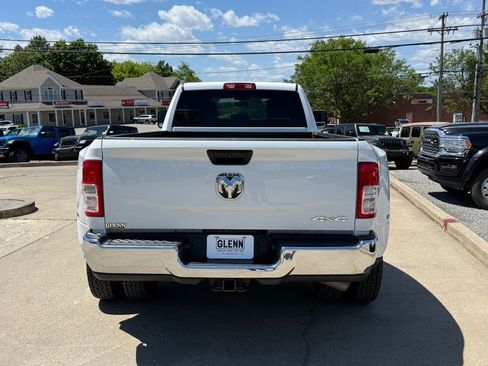 Used 2023 RAM 3500 Tradesman w/ Chrome Appearance Group AWD/4WD image 6