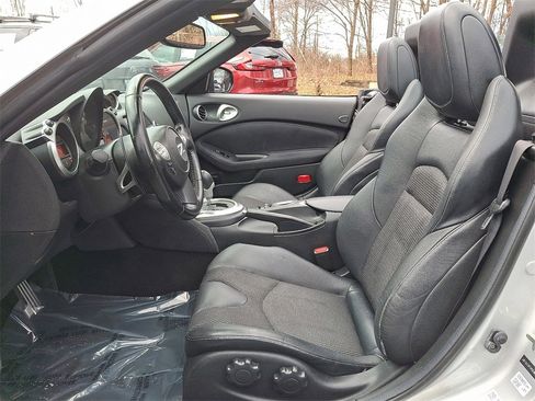 Used 2014 Nissan 370Z Touring w/ Sport Package image 12