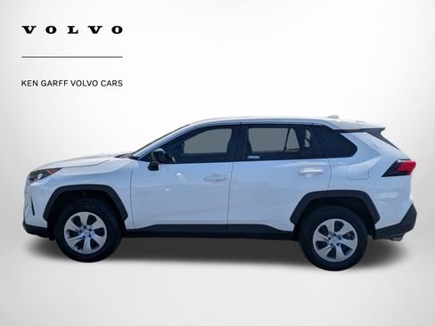 Used 2022 Toyota RAV4 LE image 7