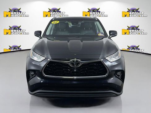 Used 2022 Toyota Highlander Limited image 2