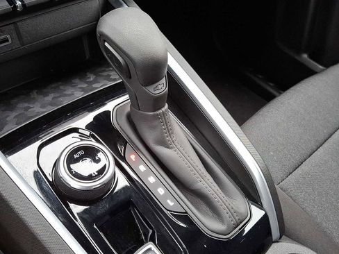 Used 2024 Chevrolet Colorado Trail Boss image 21