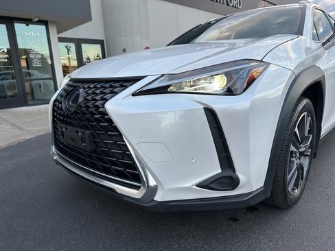 Used 2020 Lexus UX 250h w/ Premium Package image 13
