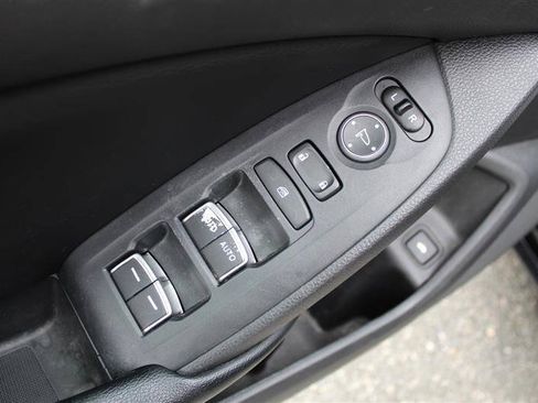 Used 2018 Honda Accord LX image 12