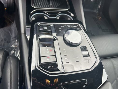 Used 2025 BMW 530i RWD image 41