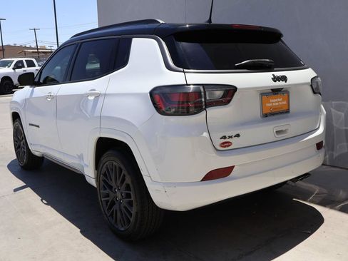 Used 2022 Jeep Compass High Altitude AWD/4WD image 3