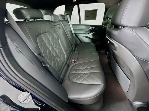 Used 2025 BMW X5 xDrive40i w/ Premium Package image 35