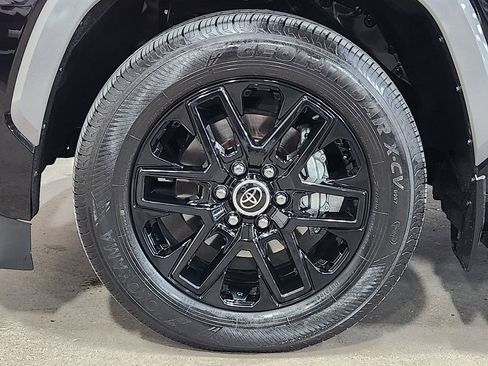 Used 2024 Toyota Sequoia Limited image 29