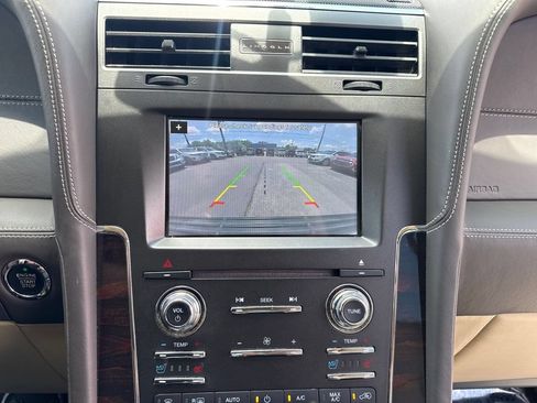 Used 2017 Lincoln Navigator Reserve AWD/4WD image 24
