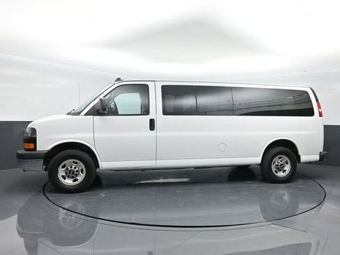 Used 2016 GMC Savana 3500 LT w/ LT Preferred Equipment Group image 4