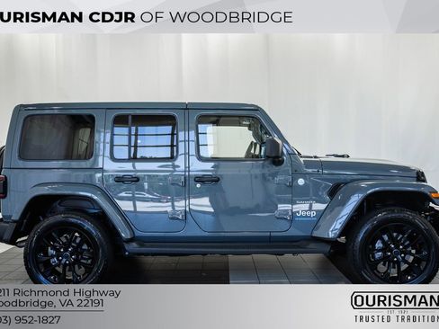 Used 2024 Jeep Wrangler Unlimited Sahara w/ Safety Group AWD/4WD image 3