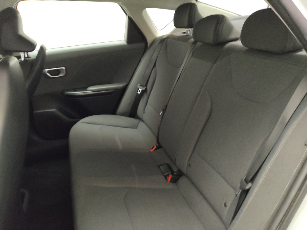 Used 2025 Kia K4 FWD image 18