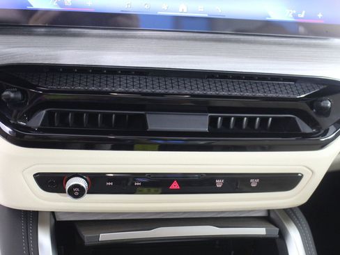 Used 2026 BMW 430i Coupe w/ M Sport Package image 14