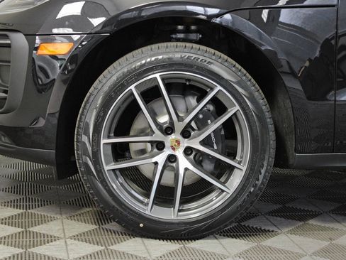 Used 2025 Porsche Macan image 38