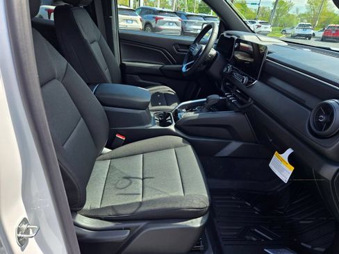 New 2026 Chevrolet Colorado W/T w/ WT Custom Package AWD/4WD image 4