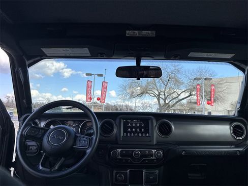 Used 2022 Jeep Wrangler Unlimited Sport image 30