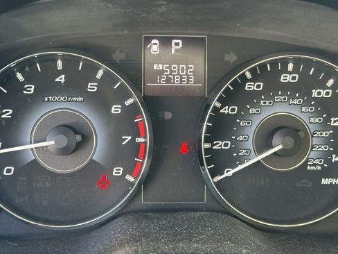 Used 2010 Subaru Legacy 2.5i Premium image 3