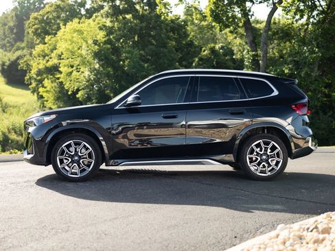 Used 2025 BMW X1 xDrive28i w/ Convenience Package AWD/4WD image 3