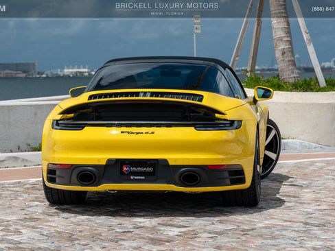 Used 2023 Porsche 911 Targa 4S w/ Premium Package image 12