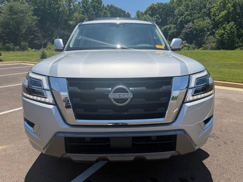 Used 2023 Nissan Armada SL w/ Captain's Chairs Package RWD image 2
