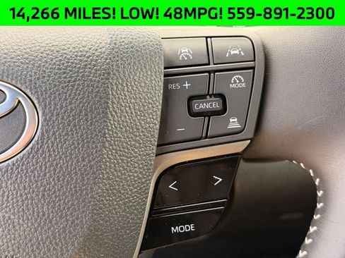 Used 2025 Toyota Camry SE FWD image 15