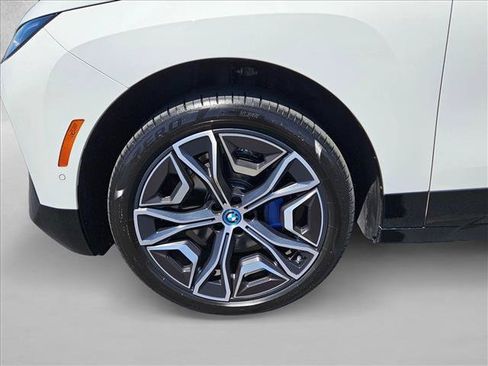 Used 2024 BMW iX xDrive50 w/ Sport Package AWD/4WD image 23