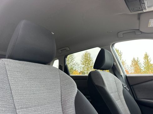 Used 2023 Nissan Rogue SV image 17