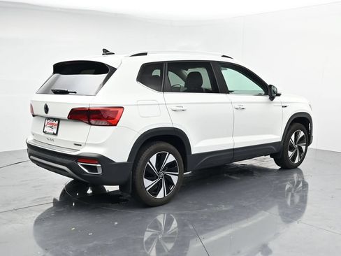 Used 2023 Volkswagen Taos SE AWD/4WD image 8